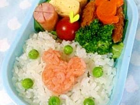 簡単キャラ弁☆シルエットミッキーのお弁当♪(1)